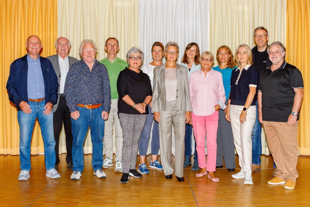 Das Redaktionsteam mit Anzeigenleiter Nicolas Schlumprecht (rechts)
